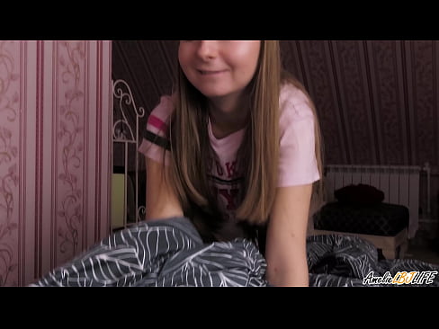 ❤️ Blondie imeb oma BFF-i sügavalt ja saab sperma suhu ❤️ Kaunis porno at et.muitohentai.ru ☑