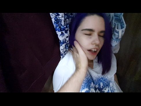 ❤️ Leidsin oma õe kapist ja aitasin tal cumida ❤️ Kaunis porno at et.muitohentai.ru ☑
